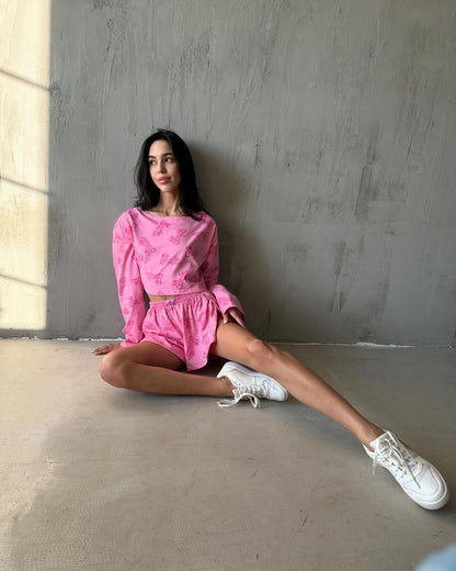 Casual Letter-Print Two-Piece Set: Cropped Crewneck Long-Sleeve Top & Elastic Waist Pants with Side Slits